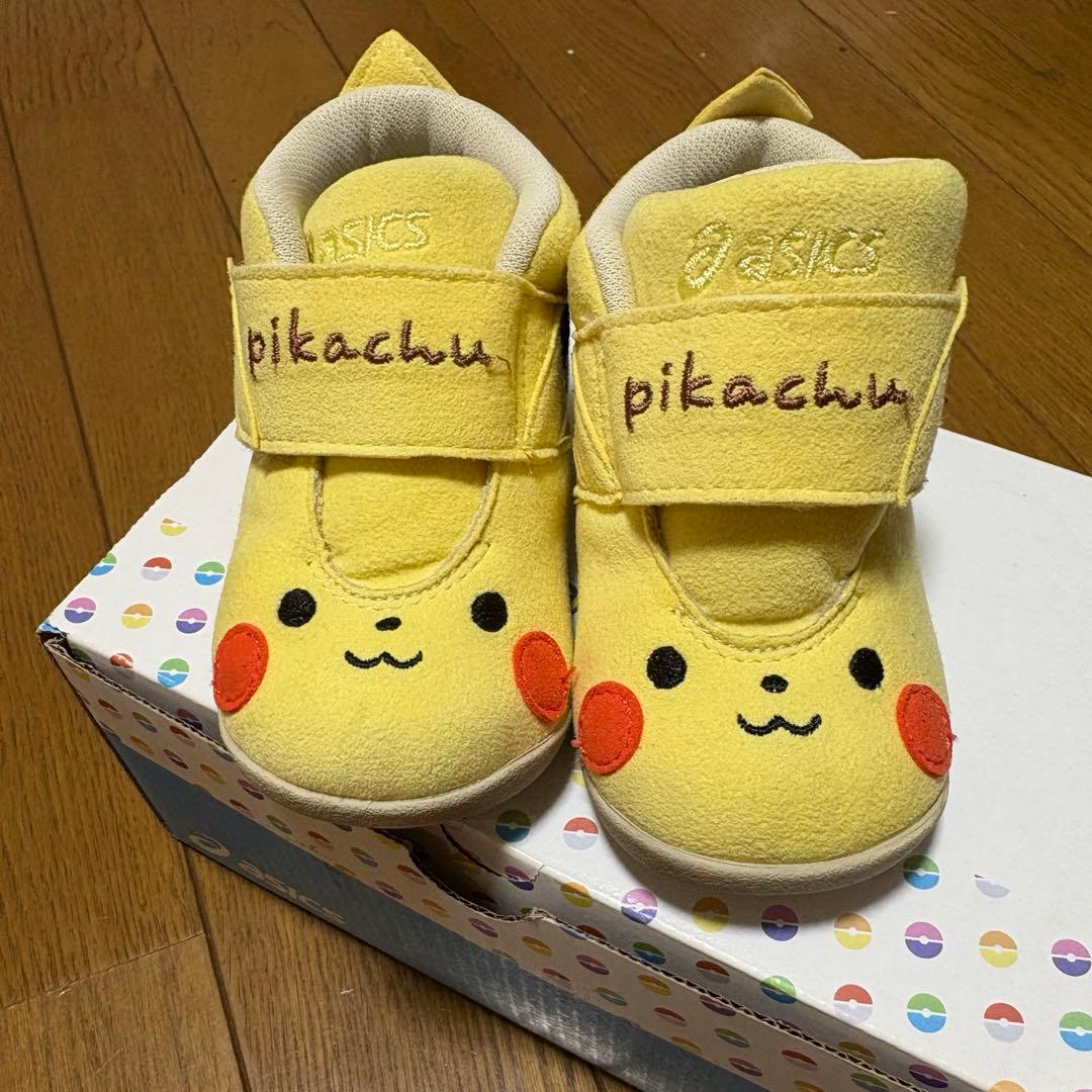 未使用✴︎asics モンポケ ピカチュウ キッズ スニーカー ファーストシューズ