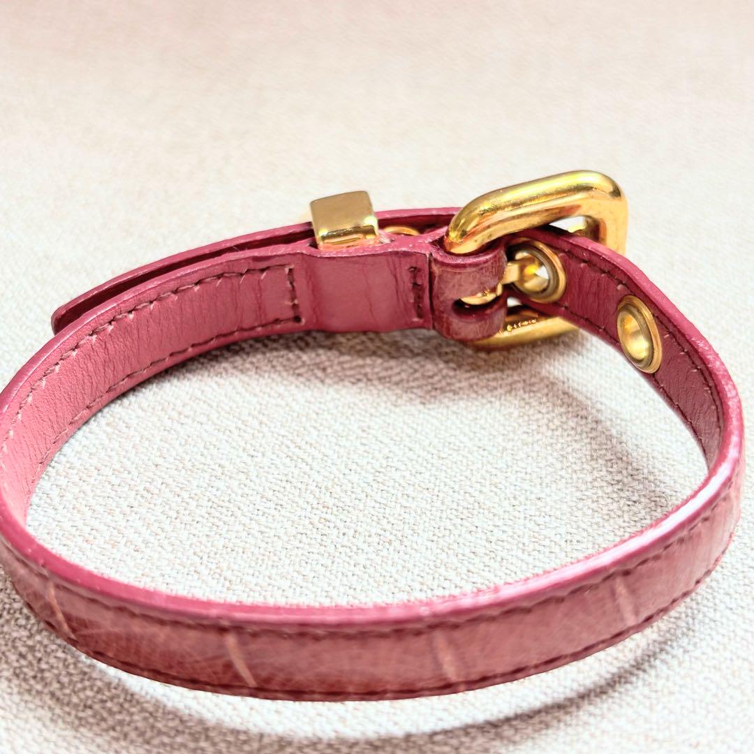 miumiu ピンクレザー ハートチャーム ブレスレット 美品】miumiu ミュウミュウ レザー ブレスレット ハート ピンク