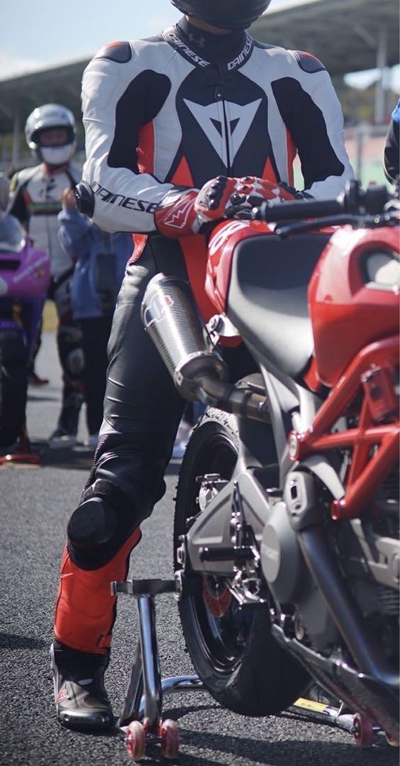 ゆうま様専用】DAINESE LAGUNA SECA 5 胸,脊椎パッド込 - メルカリ ゆうま様専用】DAINESE LAGUNA SECA 5 胸,脊椎パッド込 - メルカリ