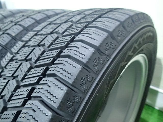 B828【送料無料】スタッドレスタイヤ 185/60R15 4本セット B828【送料無料】スタッドレスタイヤ 185/60R15 4本セット