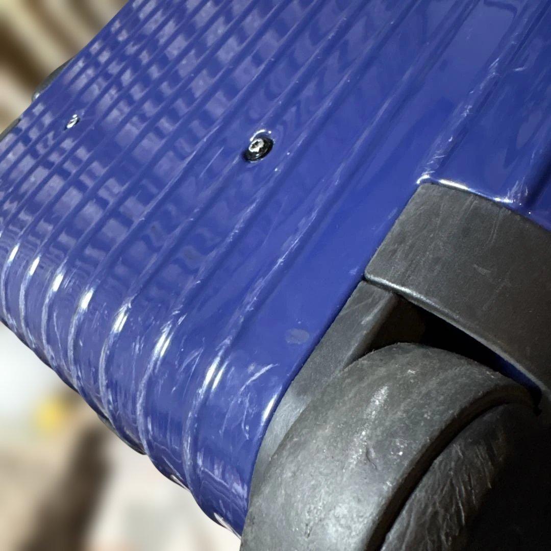 女性に!レアカラー廃盤品【ネイビー】RIMOWAリモワサルサ 機内持込可 補強済 女性に!レアカラー廃盤品【ネイビー】RIMOWAリモワサルサ 機内持込可 補強済