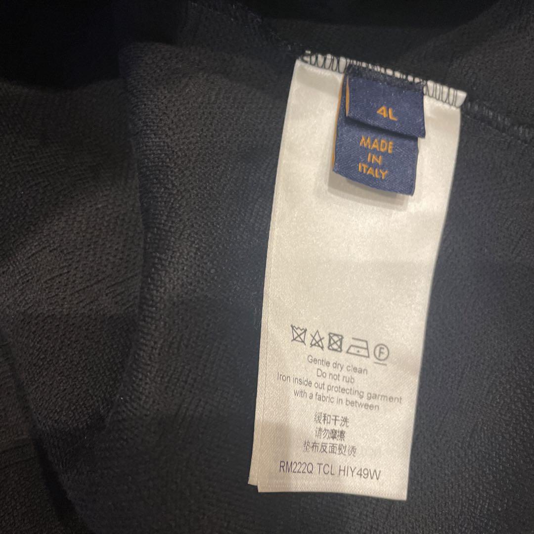 ルイヴィトン　総柄エンボス加工　Tシャツ　黒
