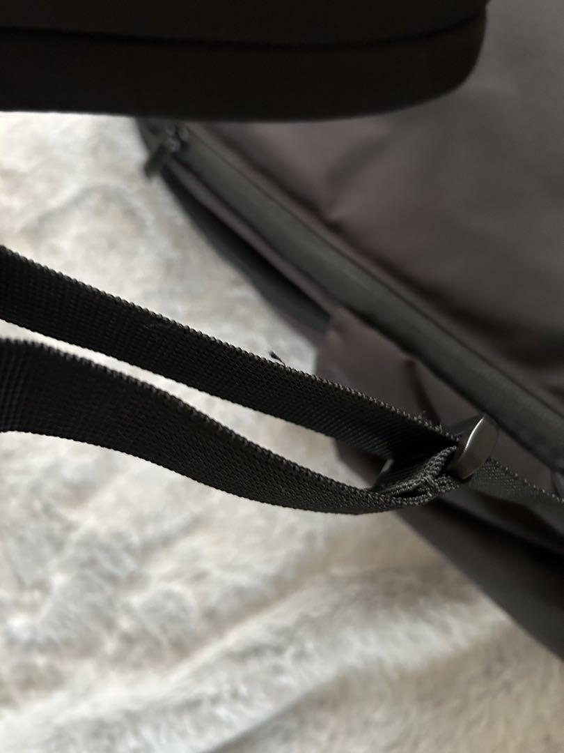 美品 emmi 撥水ギャザーバックパック 黒