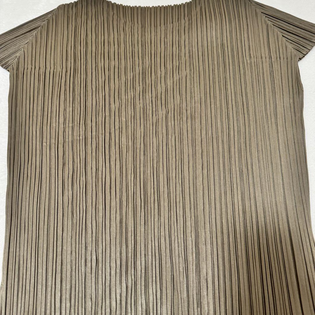 美品✨PLEATS PLEASE プリーツ トップス 半袖 カーキ - メルカリ
