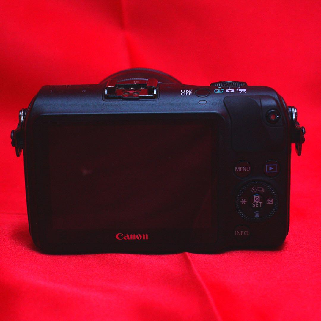 ⭐️軽くて楽々❗️⭐️ Canon ミラーレスカメラ EOS M スマホ