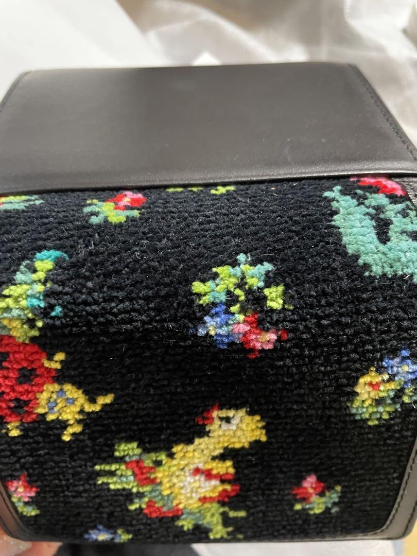 今日まで！フェイラー二つ折り財布 完売品 即購入ok - メルカリ