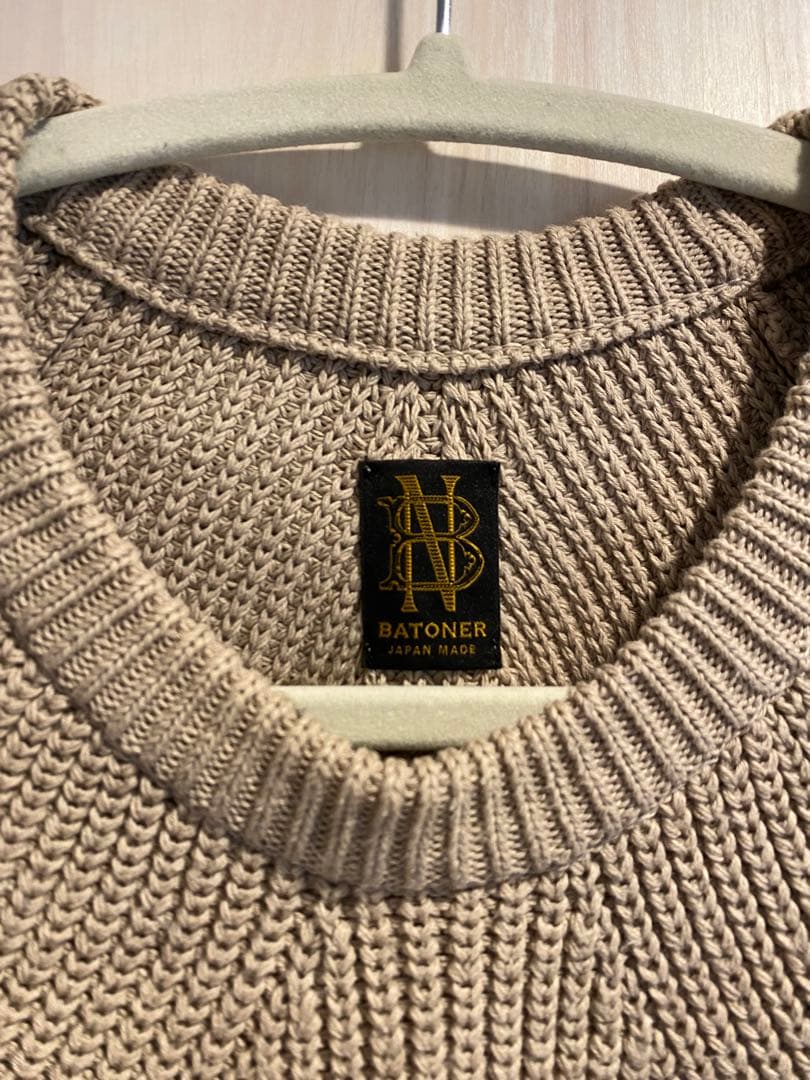 BATONER ベージュ ラグランスリーブ ニット BATONER(ニット/セーター BATONER ベージュ ラグランスリーブ ニット BATONER(ニット/セーター
