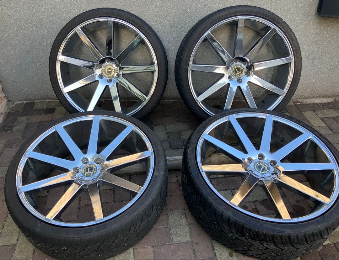 LUXXX ALLOYS タイヤ付き 26インチ 10J ６穴 139.7やや傷や汚れあり