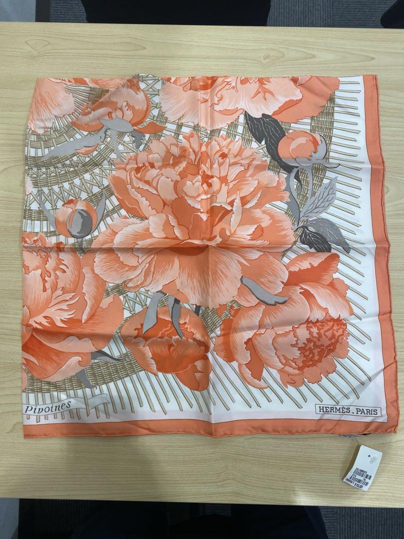HERMÈS 花柄 シルクスカーフ ピンク