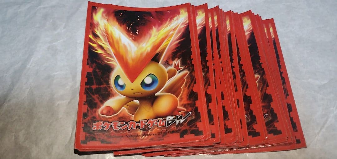 ビクティニ デッキシールド 60枚 - メルカリ