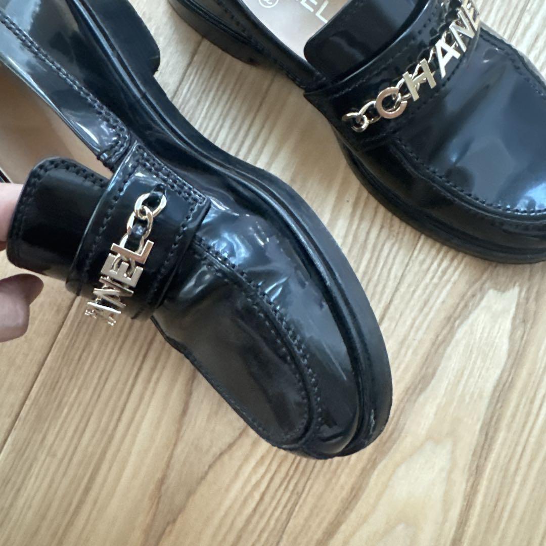 シャネルローファー　38c CHANEL ローファー シャネル ロゴマーク フラットシューズ 38C