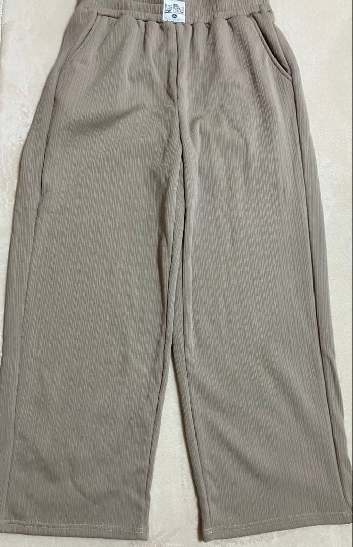 カーキ　コーデュロイ ワイドパンツ フリース裏地付き