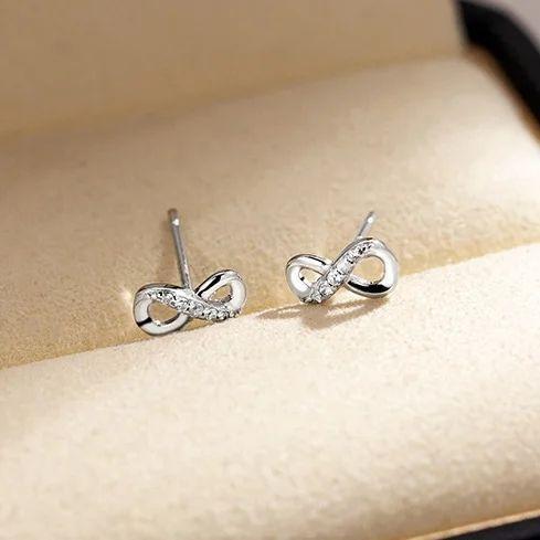 新発売の 044Ag【永遠】ピアス インフィニティ 無限大 ∞ 5粒ダイヤ CZ アクセサリー