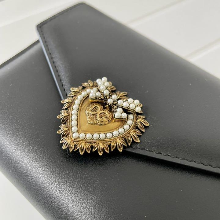 ギフトにも最適*Dolce & Gabbana*DEVOTION キーチェーン*華やか Dolce&Gabbana Devotion 折り財布 - メルカリ