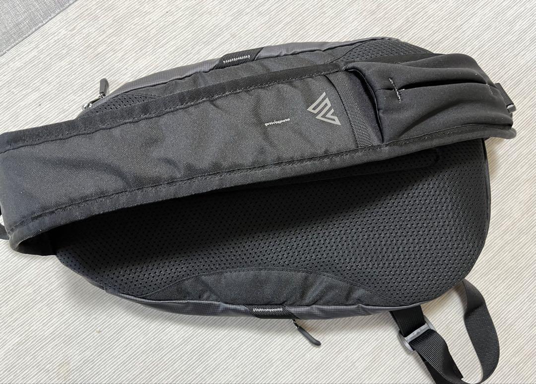 現行モデル　最安値　GREGORY スリングバッグ 8L ブラック　ほぼ未使用