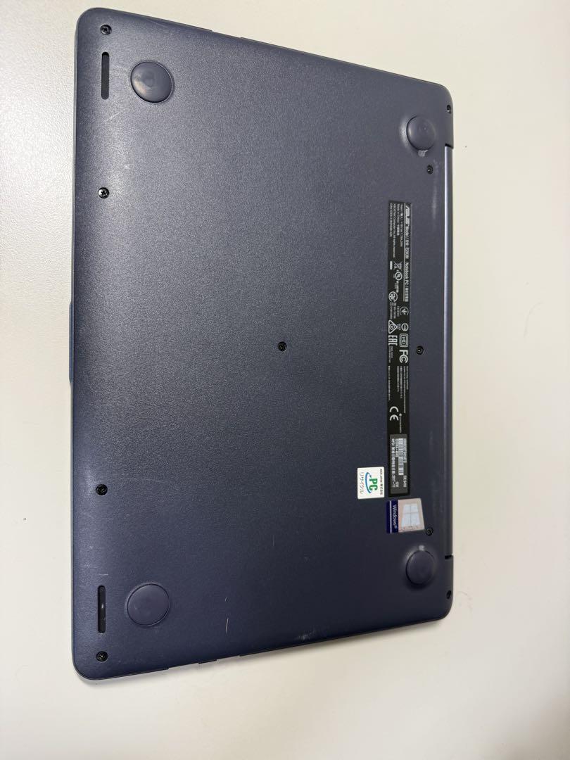 ASUS ノートパソコン E203NA