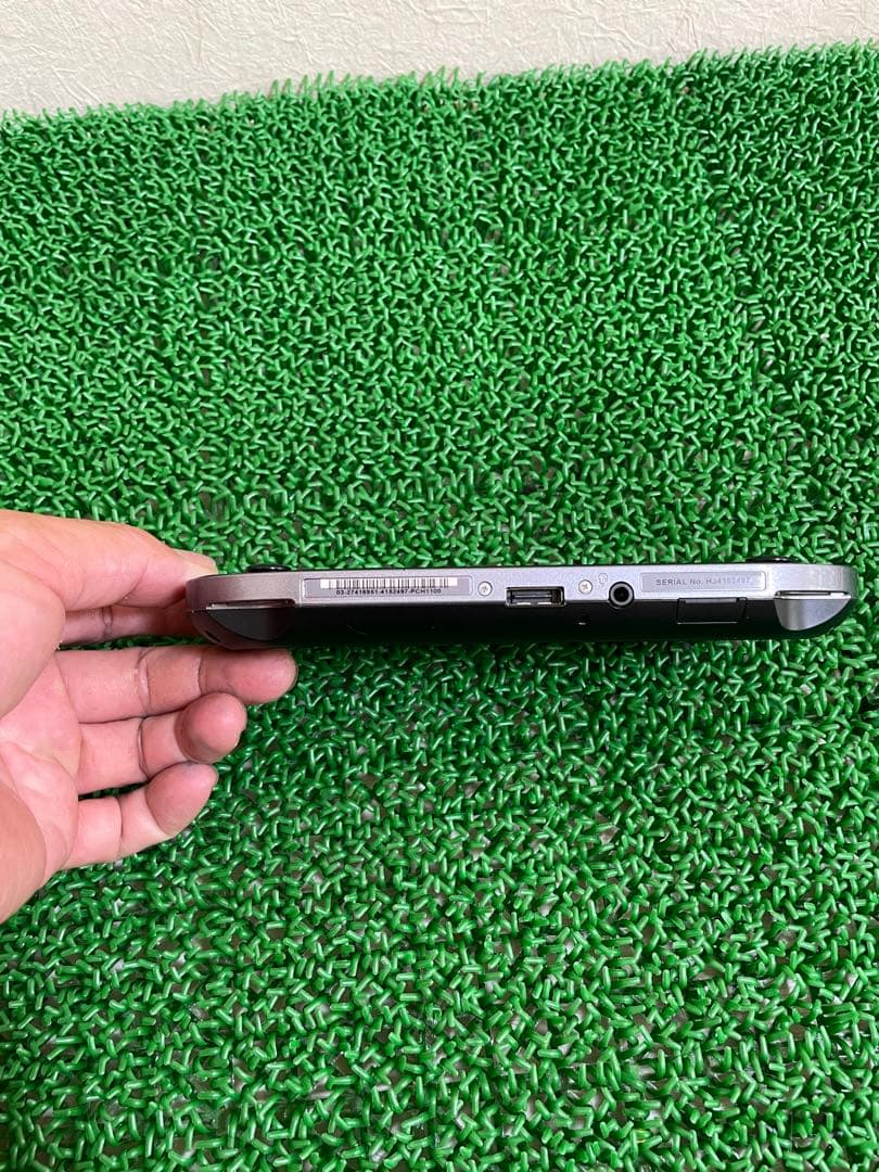 ソニーSONY PlayStation Vita PCH1100 本体