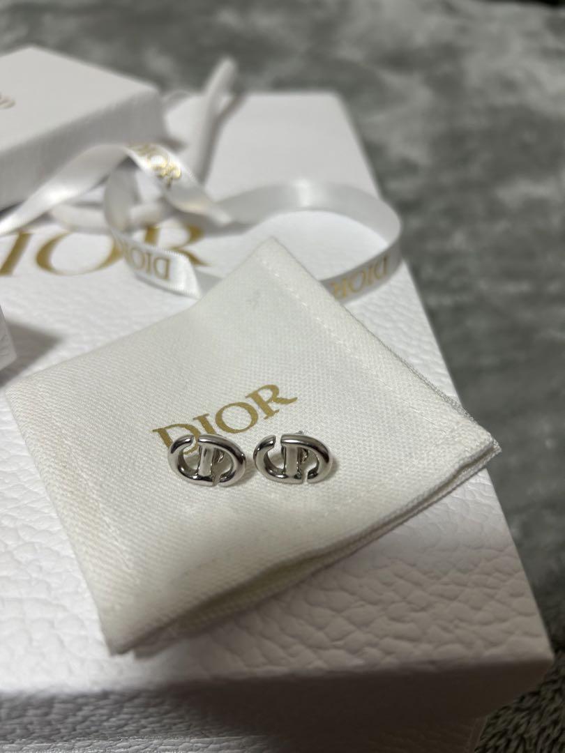 Dior シルバー ロゴ ピアス(両耳)