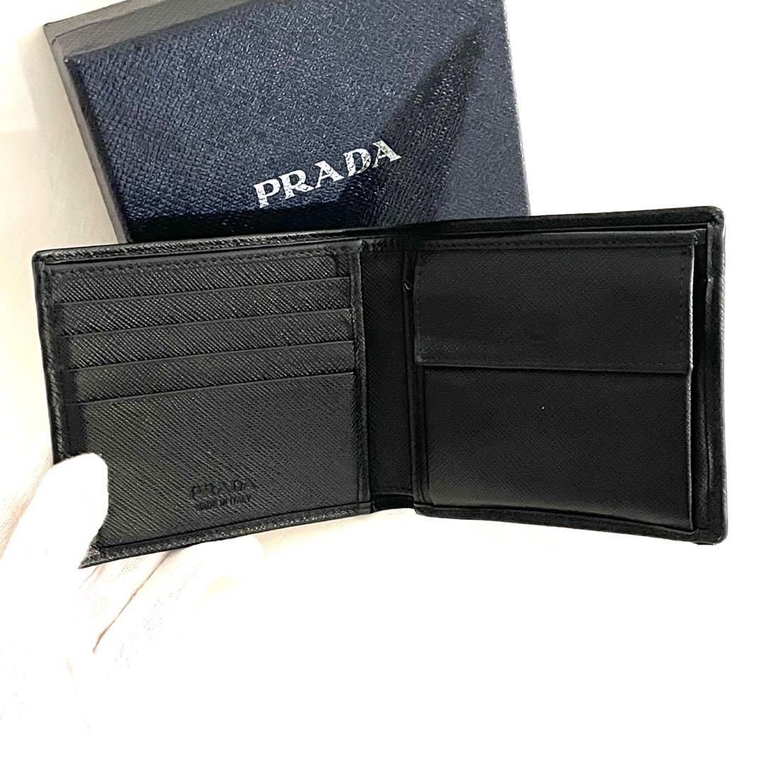 美品　プラダ　サフィアーノ　三角プレート　二つ折り財布　コンパクト　ロゴ　黒