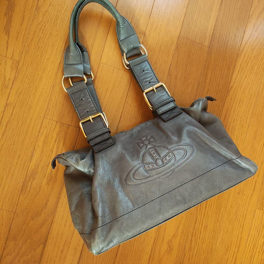 グレー レザー ハンドバッグ エンボスロゴ付き