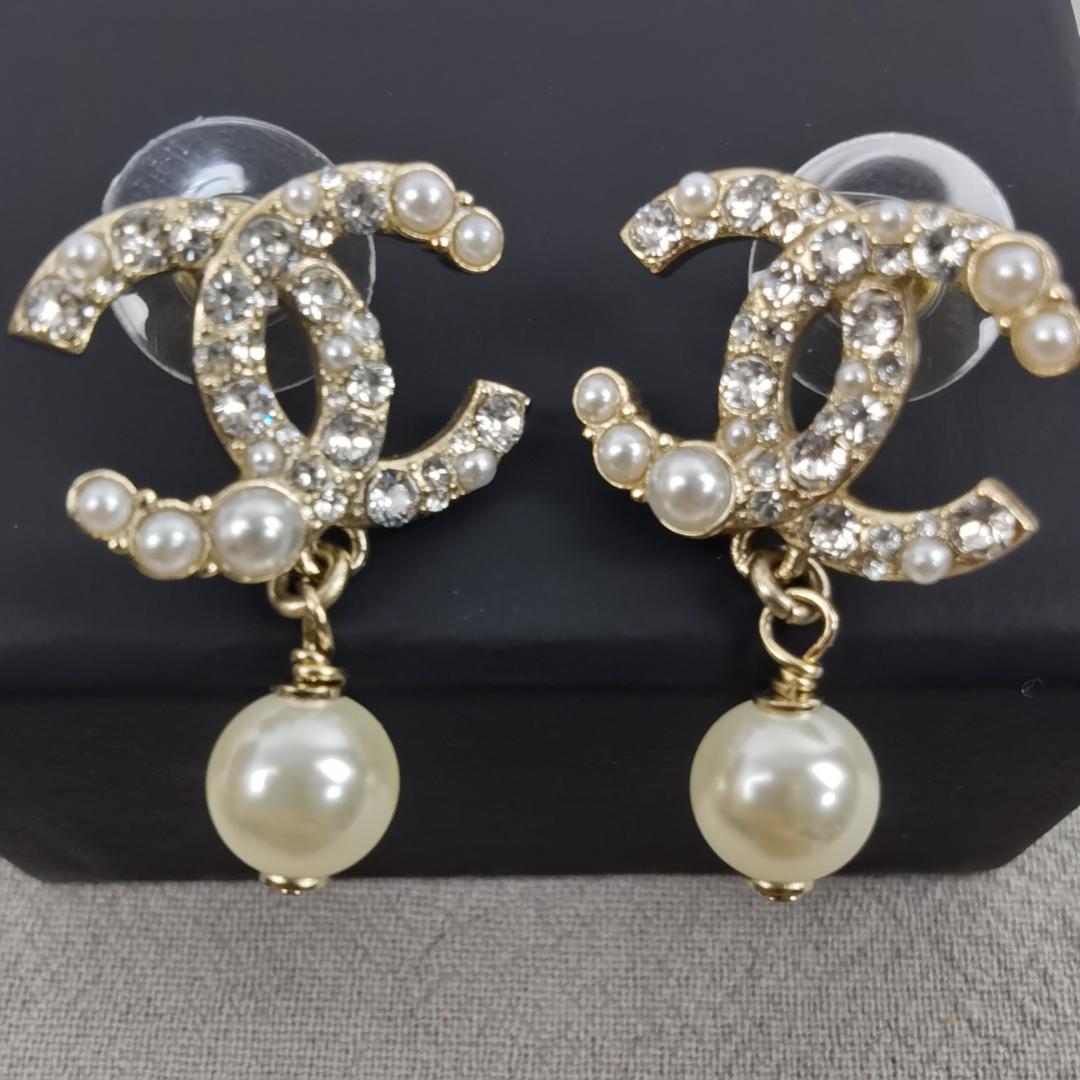 【30％OFF】 極美 イヤリング ライン フェイクパール ロゴ ココマーク アクセサリー