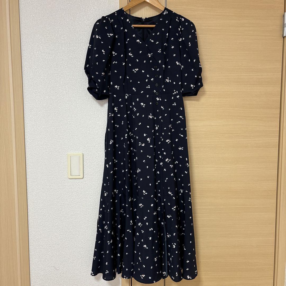 美品 ジャスグリッティー 小花プリントワンピース