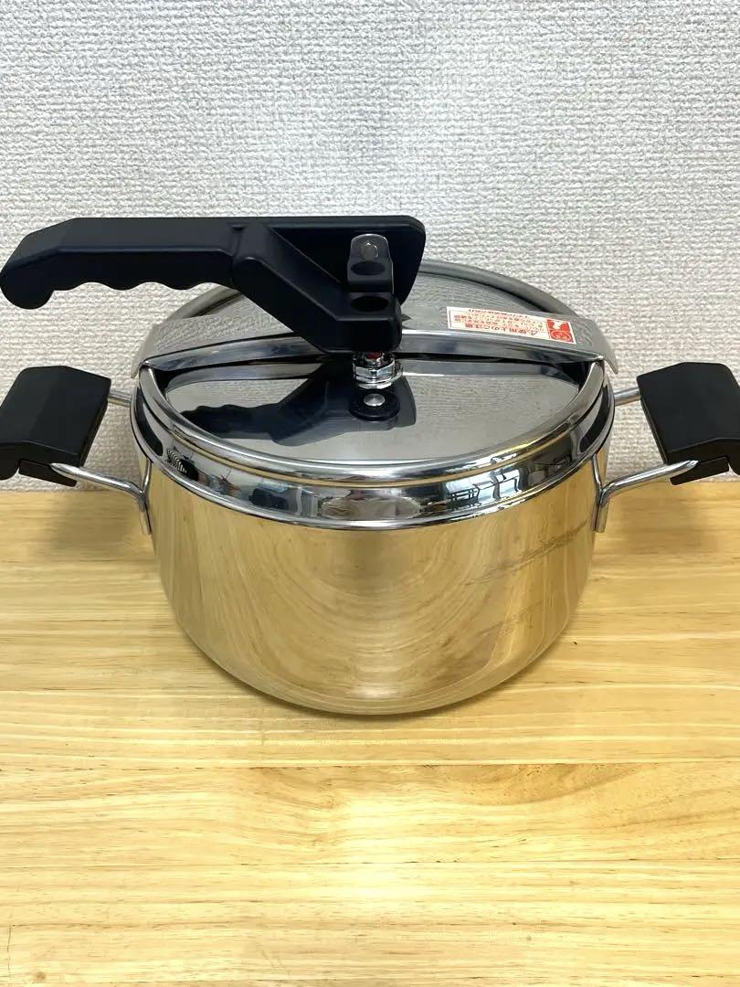 【未使用品】ステンレス圧力鍋 Lagostina 5L ステンレス圧力鍋 Lagostina 5L 22cm
