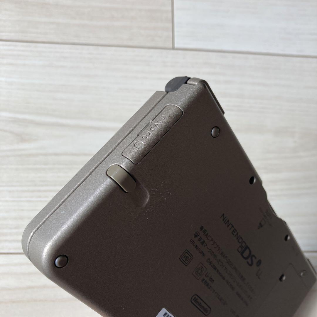 NINTENDO DSi LL 本体ダークブラウン充電器•SDカードなし
