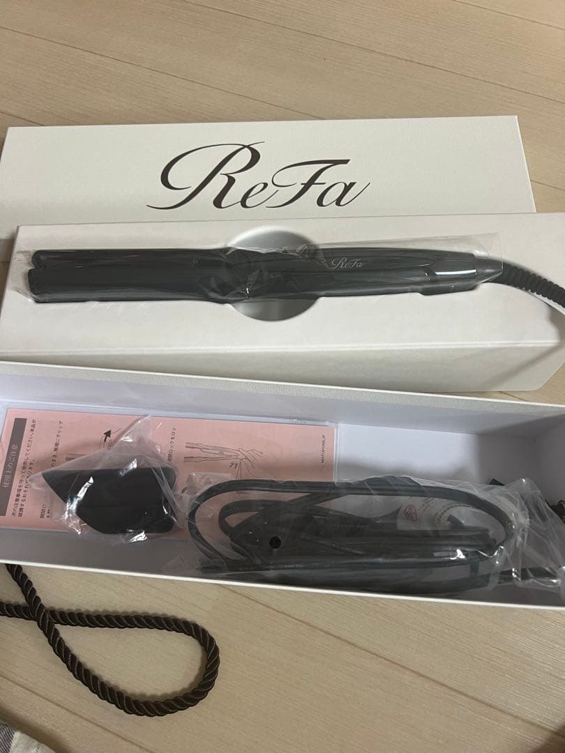 美品 付属品全てあり 2025リファ ストレートアイロンPRO ブラック 美品 付属品全てあり 2025リファ ストレートアイロンPRO ブラック