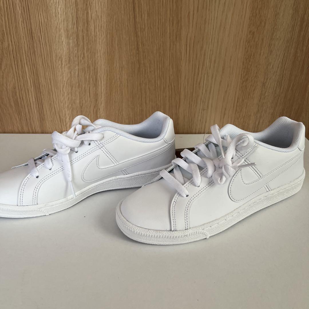 【新品.未使用】Nike スニーカー コートロイヤル白24cm