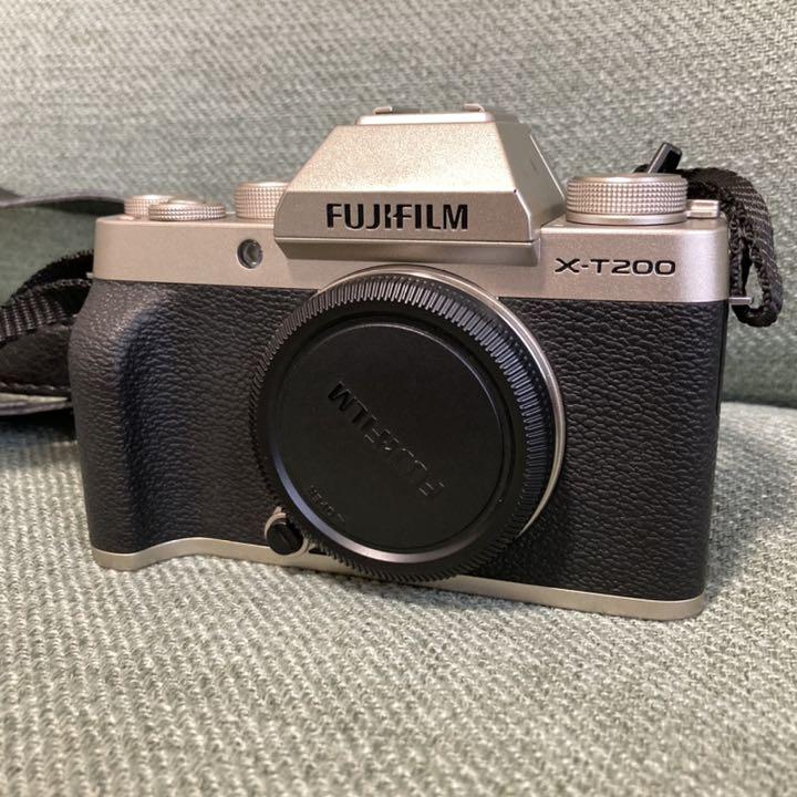 FUJIFILM X-T200 シャンパンゴールド 本体