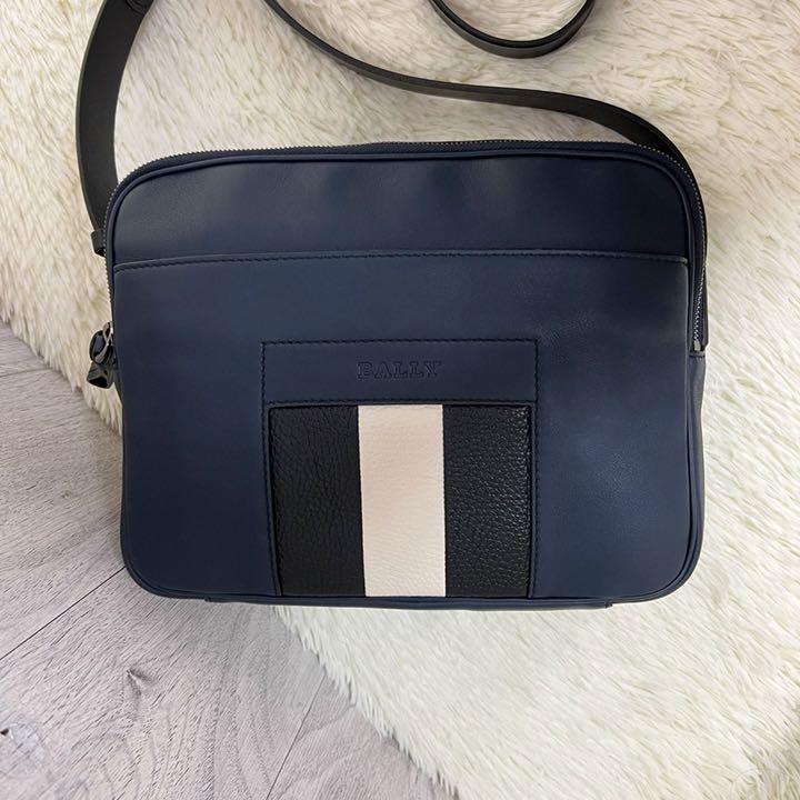極美品♡BALLY バリー ストライプ オールレザー ショルダーバッグ 極美品♡BALLY バリー ストライプ オールレザー ショルダーバッグ