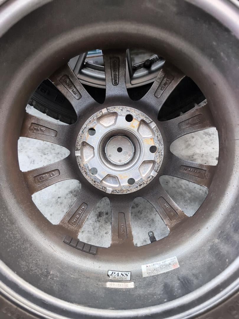 送料込80系ヴォクシー15インチスタッドレスタイヤ& ホイールセット 送料込80系ヴォクシー15インチスタッドレスタイヤ& ホイールセット