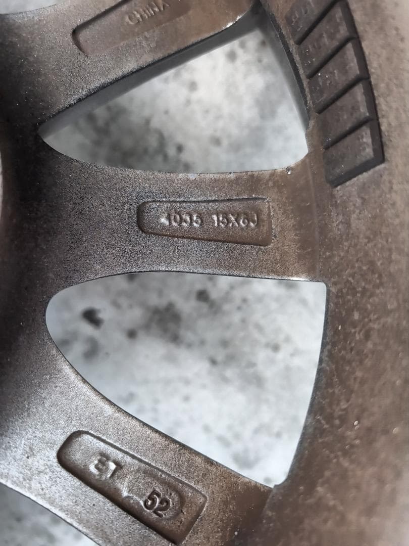 送料込80系ヴォクシー15インチスタッドレスタイヤ& ホイールセット 送料込80系ヴォクシー15インチスタッドレスタイヤ& ホイールセット