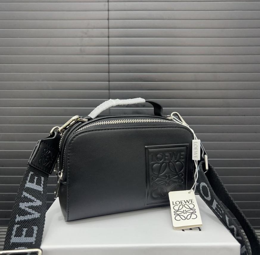 お箱付き LOEWE 口工ベ ショルダーバッグ