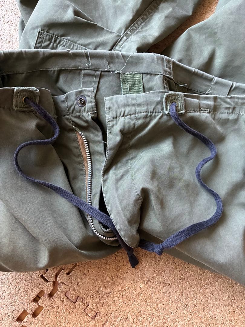 オーバーパンツ