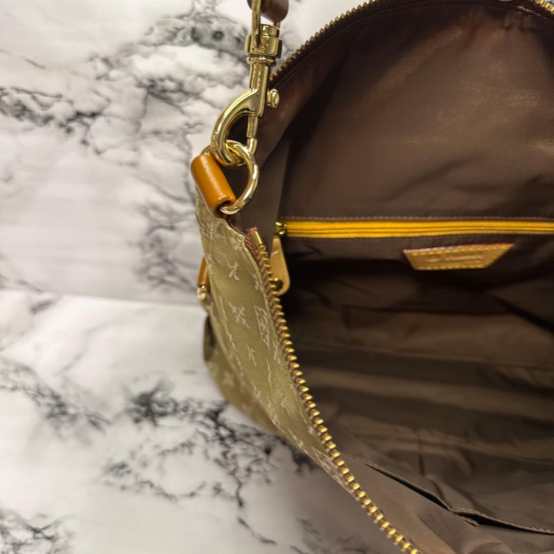 (新品未使用)大人気、ラシット、斜め掛け、人気デザイン、総柄、金ロゴ、人気色、茶 (新品未使用)大人気、ラシット、斜め掛け、人気デザイン、総柄、金ロゴ、人気色、茶