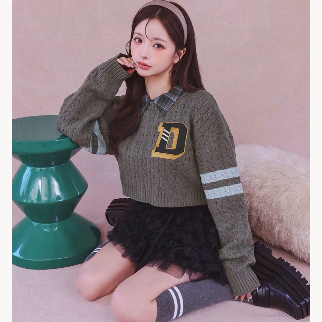 カレッジワッペンショートニットトップス　ダーリッチ