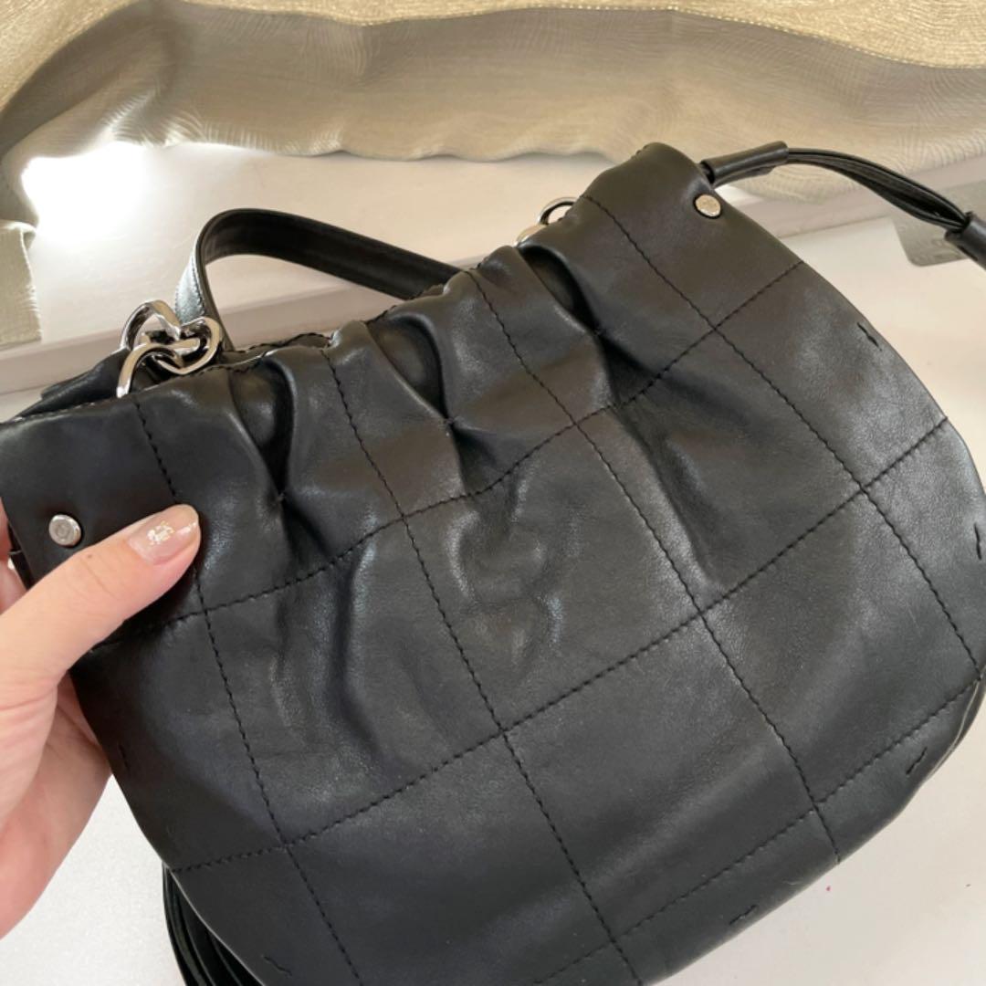 正規品 CHANEL 巾着ショルダーバッグ ブラック - メルカリ 最新エルメス 巾着ショルダーバッグ ブラック 正規品 CHANEL ショルダーバッグ