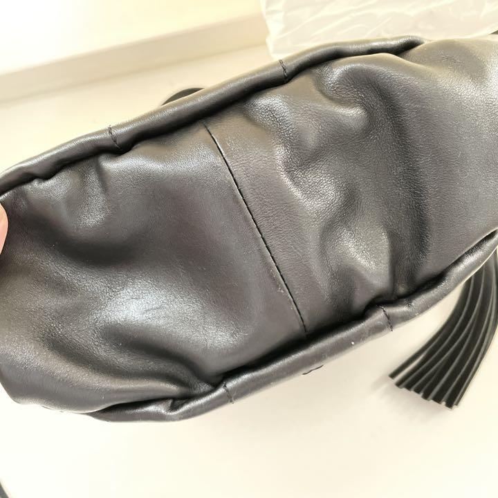 正規品 CHANEL 巾着ショルダーバッグ ブラック - メルカリ 最新エルメス 巾着ショルダーバッグ ブラック 正規品 CHANEL ショルダーバッグ