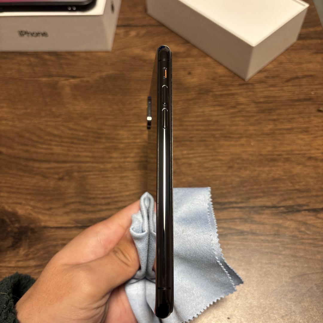 美品 Apple iPhone X 64GB SIMフリー