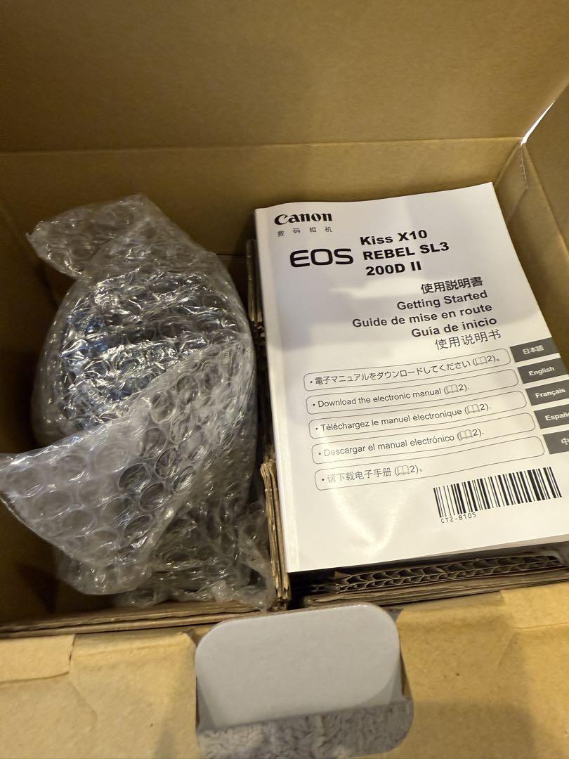 【新品未使用】キヤノンCanon EOS Kiss X10デジタル一眼レフカメラ