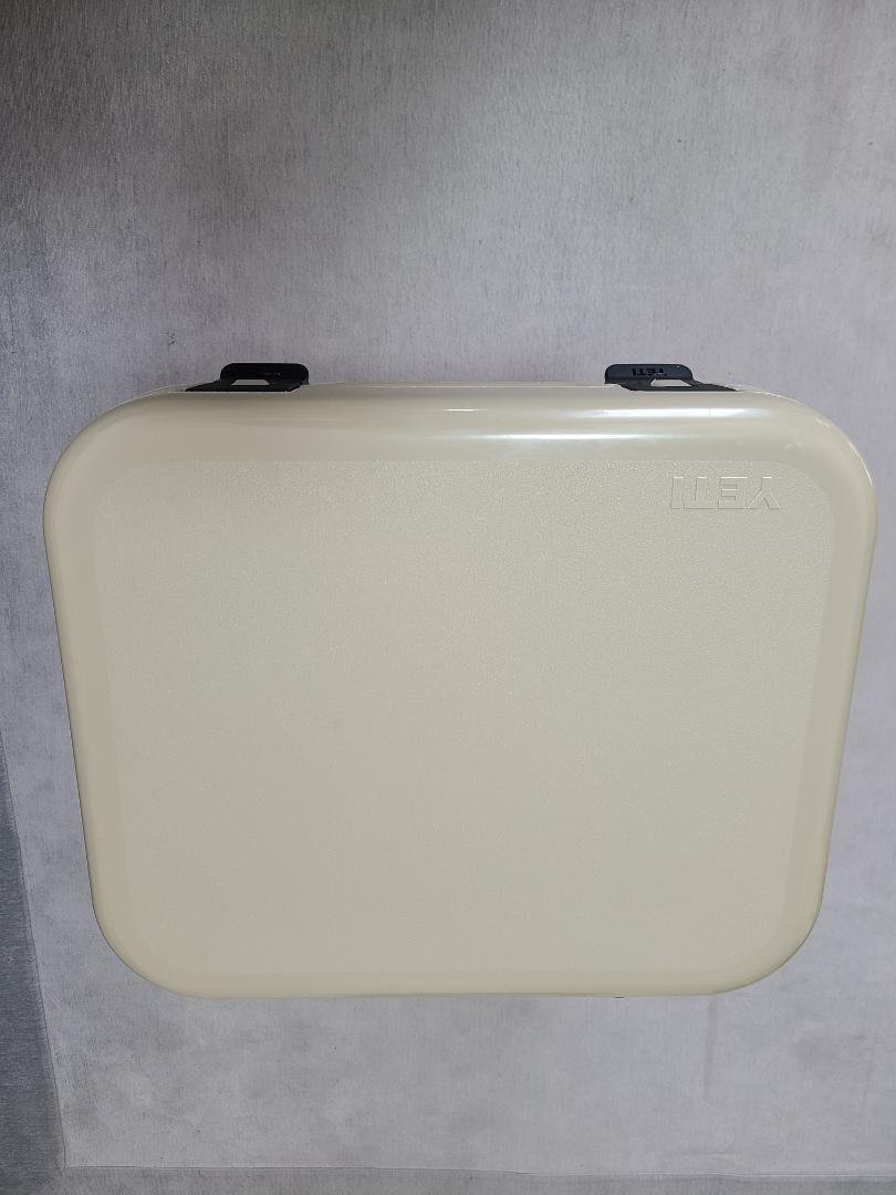セール新品 YETI Roadie 24 Hard cooler 色 タン R5hNd-m72114708034 定番100%新品