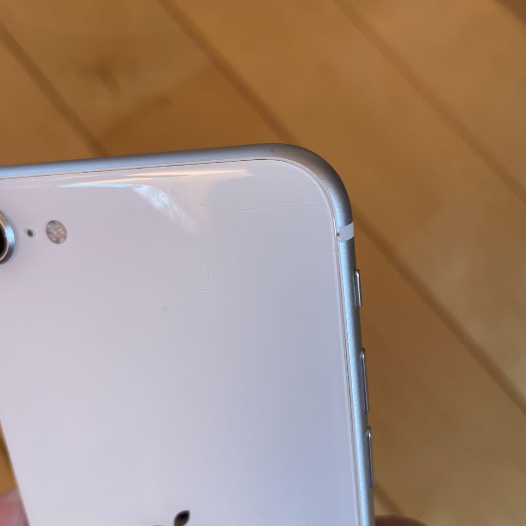 iPhone SE 第2世代 (SE2) ホワイト 64 GB docomo スマートフォン本体