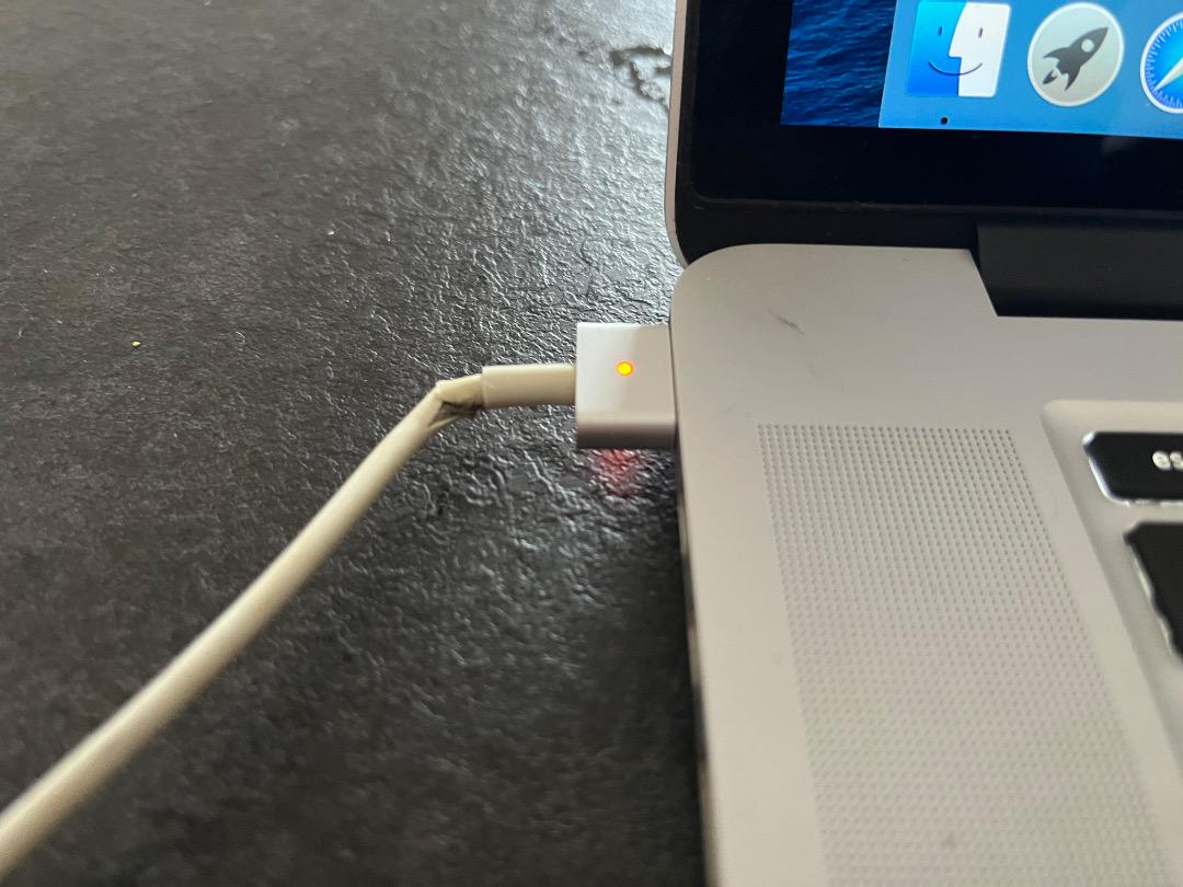 MacBook本体 15.4 inch MacBook Pro (Retina, Mid 2012)