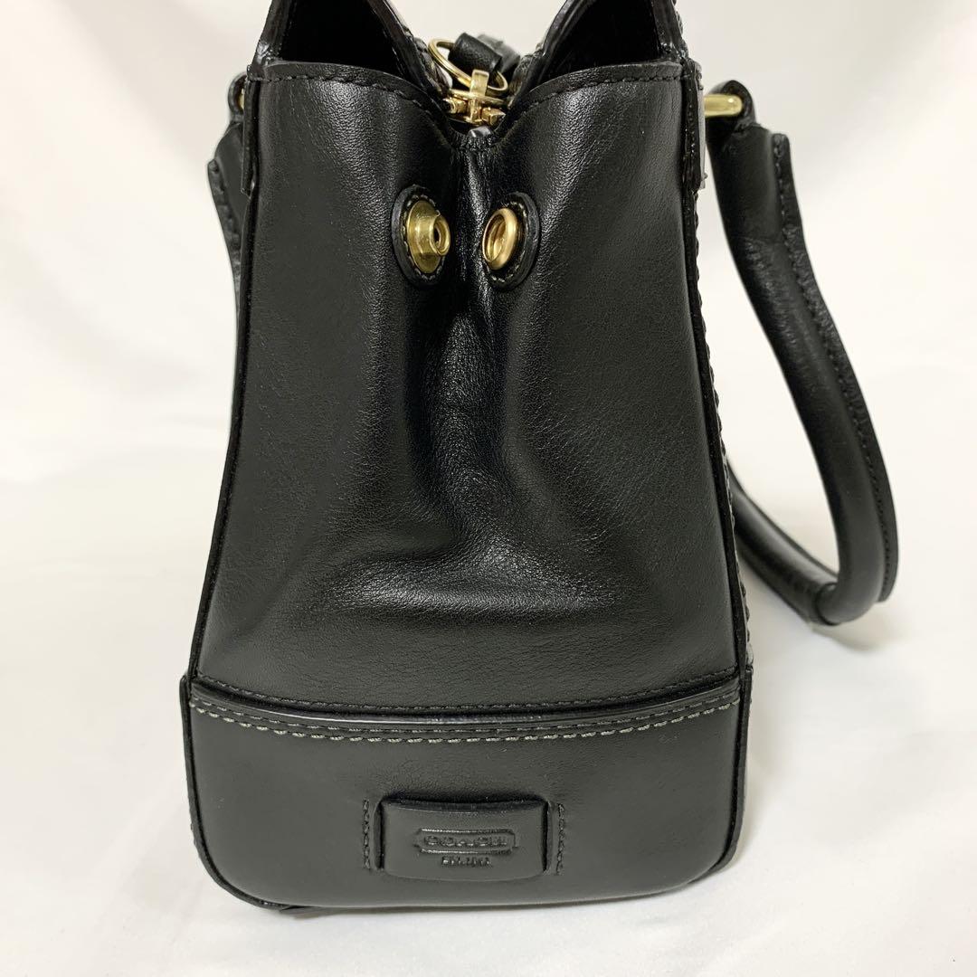 コーチ COACH