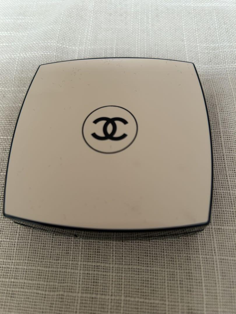 CHANEL レベージュルガール　アイシャドウ
