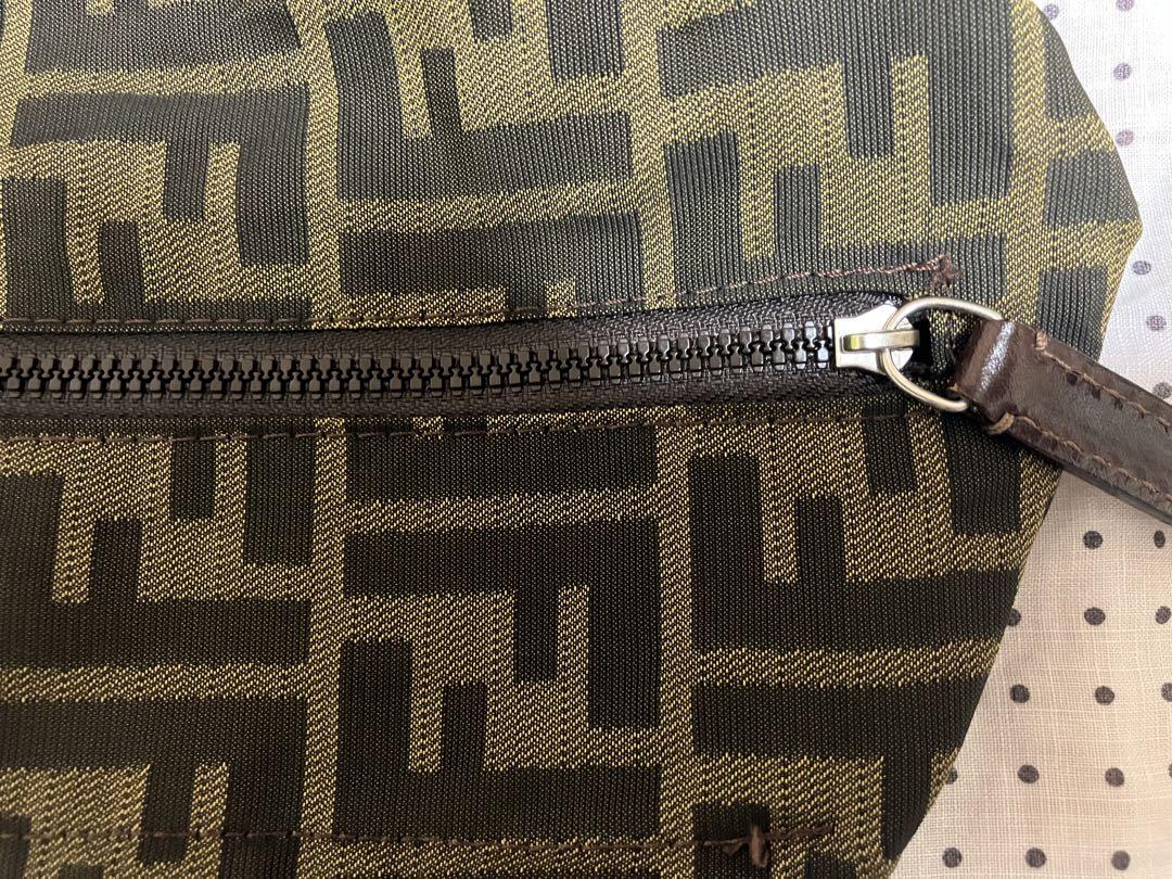 Fendi オリーブグリーン ロゴハンドバッグ