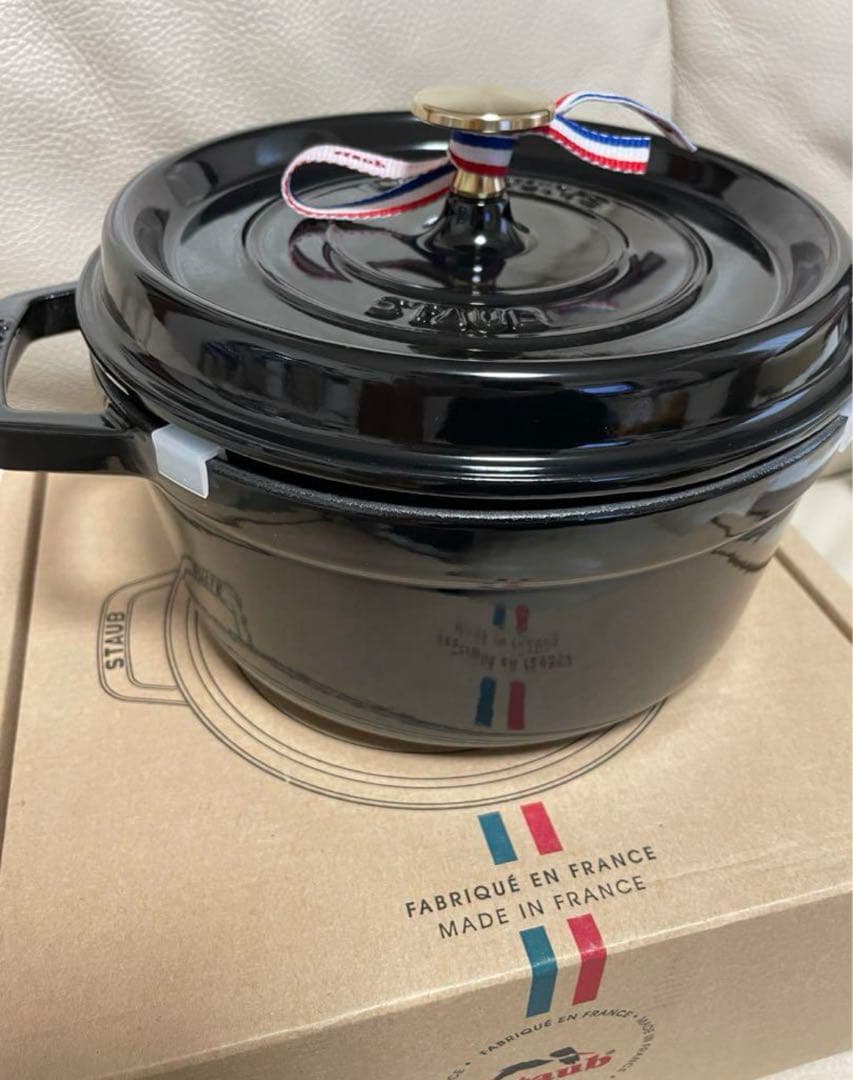 新品★ストウブ★ ピコ・ココット　ラウンド★22cm シャイニーブラック
