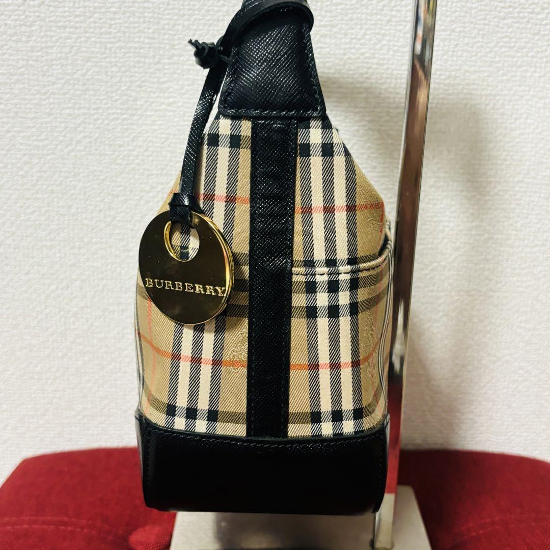 【美品】Burberry ワンショルダー ハンドバッグ ノバチェック チャーム 美品】BURBERRY ワンショルダーバッグ ノバチェック チャーム